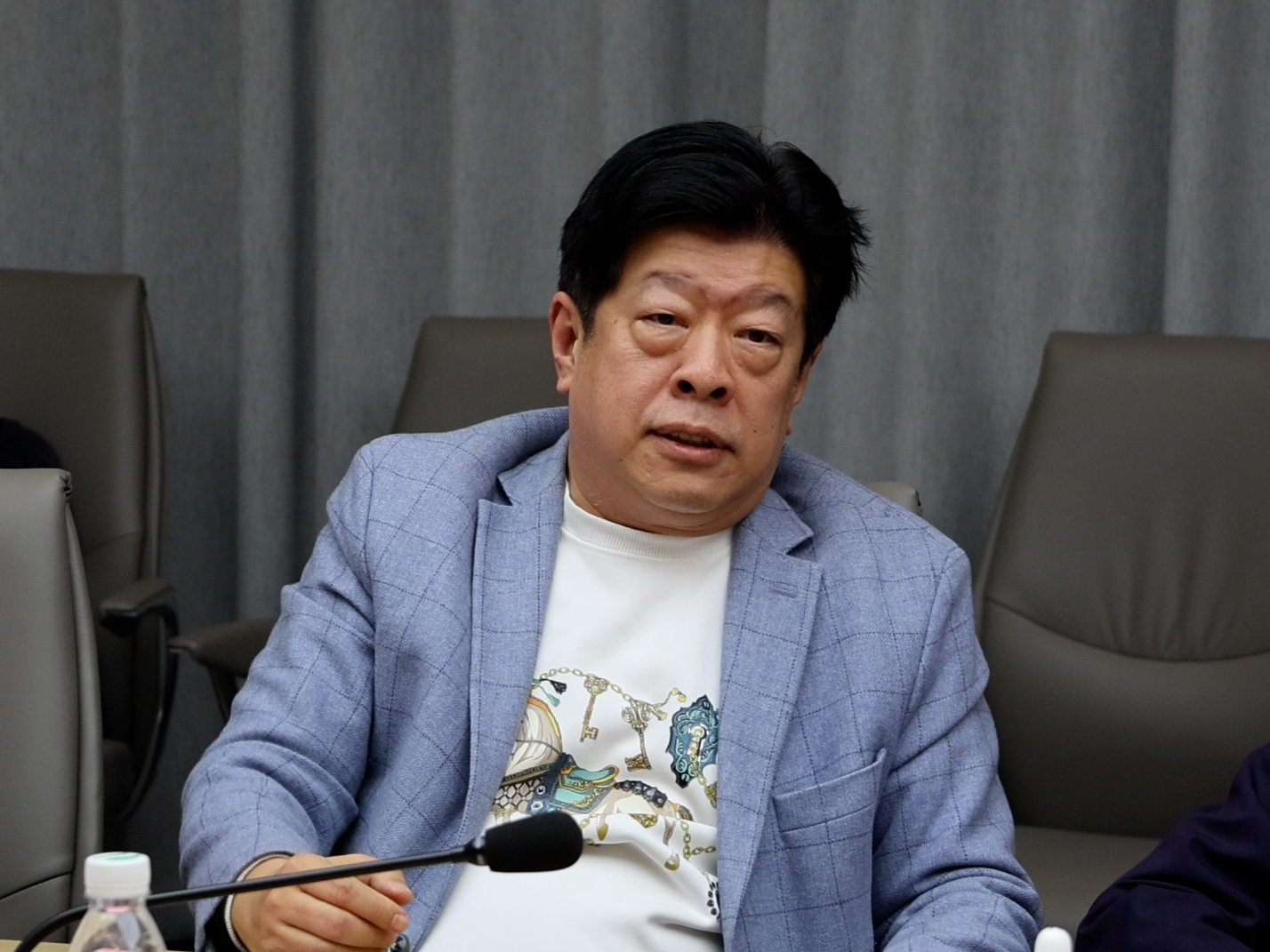 1764760876399716.jpg 1764760876399716.jpg